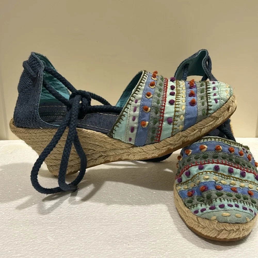 Apepazza Embellished Wedge Espadrilles Sandals round toe ankle ties size 9 (40)
